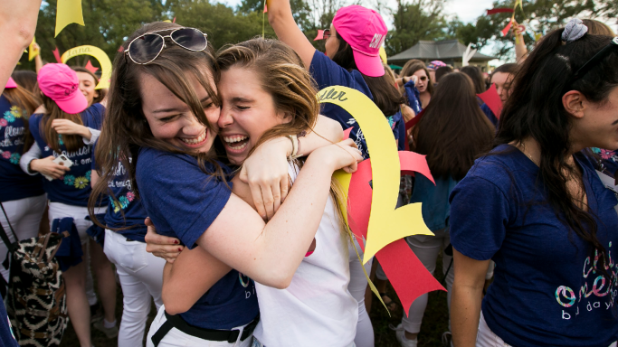 kød rør strategi Juez federal, perpleja por la definición de mujer, permite que la junta  directiva de Kappa Kappa Gamma despierte destruya la hermandad | Foro de  mujeres independientes